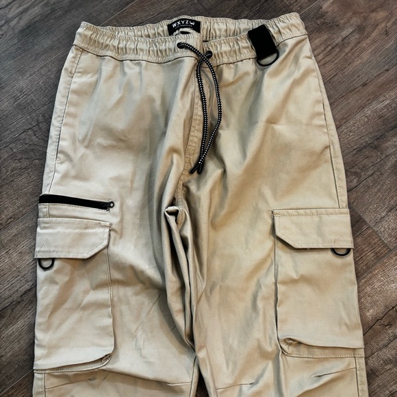 WXYZ Men's Size M Tan Beige Cargo Pants w Drawstring Straight Leg Elastic Waist - Picture 3 of 16